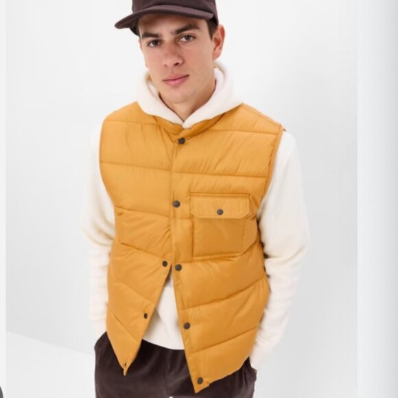 NWT GAP Men's Puffer Vest Size M - Picture 1 of 14